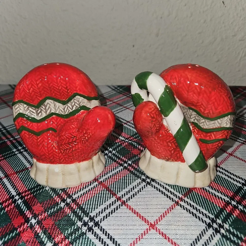 Ceramic Snowman Napkin Festive Mitten Salt & Pepper Holiday Tableware Decor